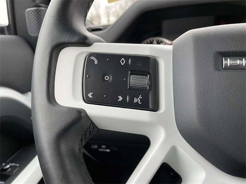 Used 2023 Land Rover Defender 110 S image 27