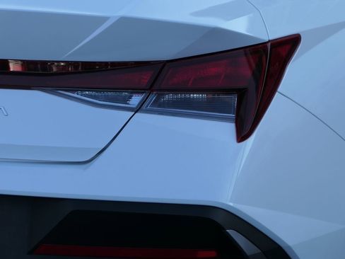 Used 2024 Hyundai Elantra SEL image 5