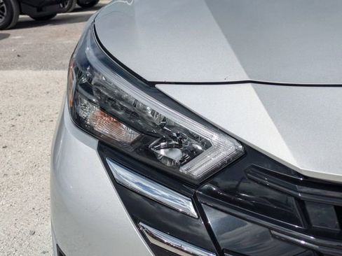 Used 2025 Nissan Versa SV image 36