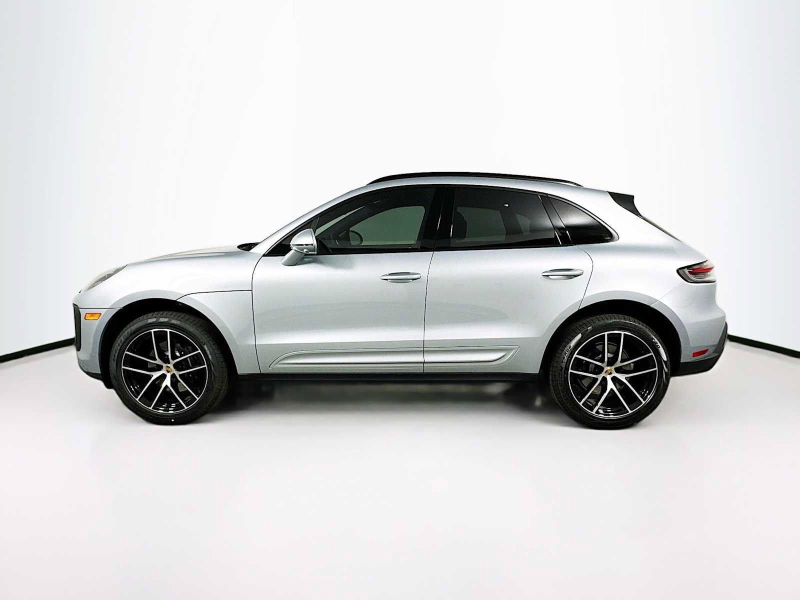 Used 2026 Porsche Macan AWD/4WD image 2