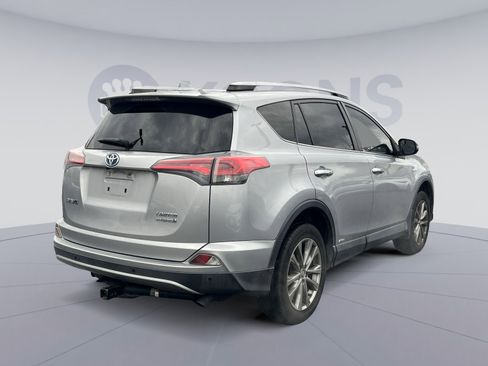 Used 2017 Toyota RAV4 Limited image 5