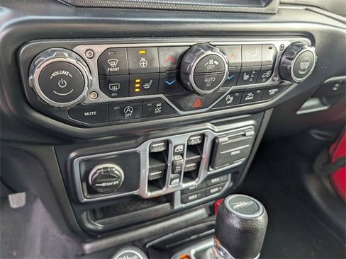 Used 2020 Jeep Gladiator Overland image 12