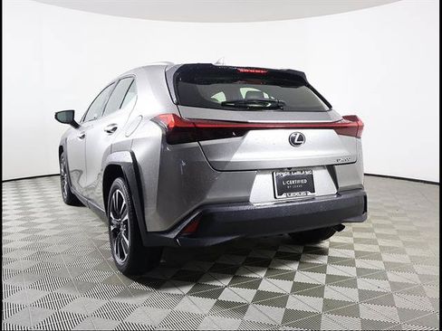 Used 2022 Lexus UX 200 w/ Accessory Package (Z1) FWD image 4