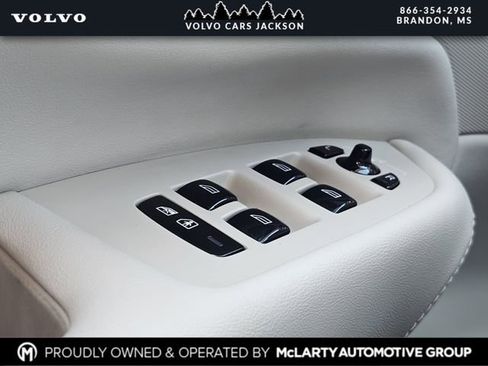 Used 2023 Volvo XC90 B5 Core w/ Protection Package Premier image 16