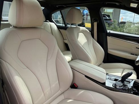 Used 2020 BMW 530i w/ M Sport Package RWD image 12