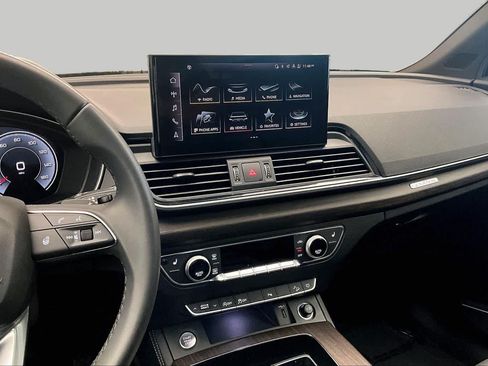 Used 2023 Audi Q5 2.0T Premium Plus w/ Premium Plus Package AWD/4WD image 6