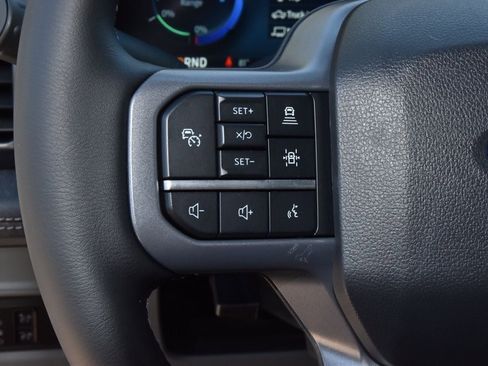 Used 2025 Ford F150 Lightning Flash AWD/4WD image 18