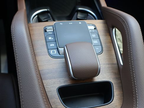 Used 2025 Mercedes-Benz GLE 350 4MATIC image 42