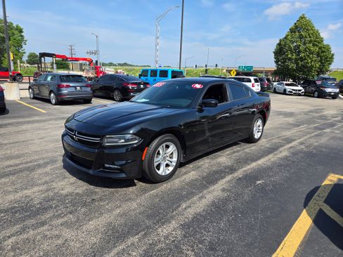 Used 2016 Dodge Charger SE w/ Popular Equipment Group image 3