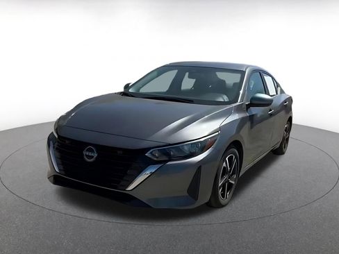 Used 2025 Nissan Sentra SV image 7