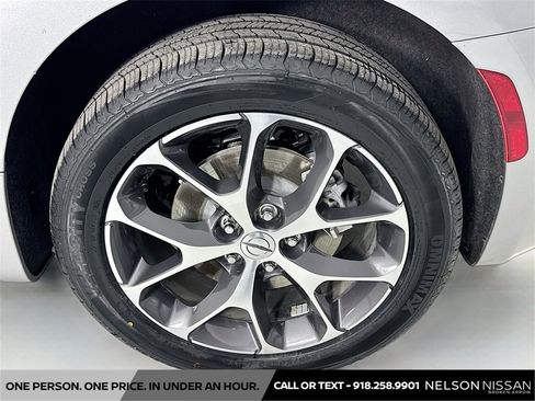 Used 2021 Chrysler Pacifica Limited w/ Premium & Safety Sphere Group image 34