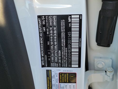 Used 2024 Mercedes-Benz GLC 300 4MATIC image 32