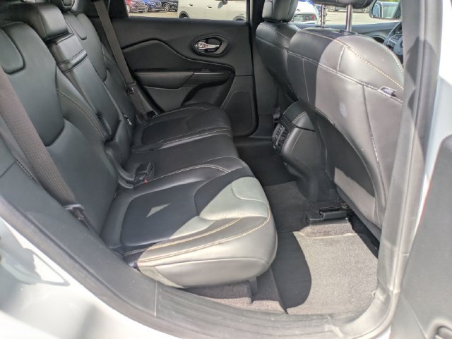 Used 2017 Jeep Cherokee Limited FWD image 24