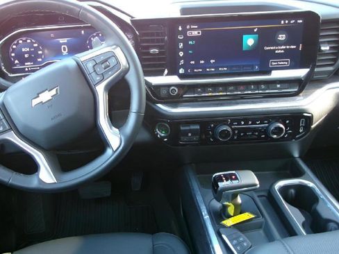 Used 2025 Chevrolet Silverado 1500 LTZ w/ Z71 Off-Road Package AWD/4WD image 11
