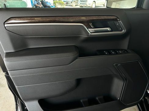 New 2026 GMC Sierra 1500 SLE w/ Preferred Package image 10