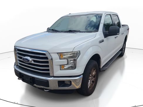Used 2015 Ford F150 XLT w/ Equipment Group 302A Luxury AWD/4WD image 3