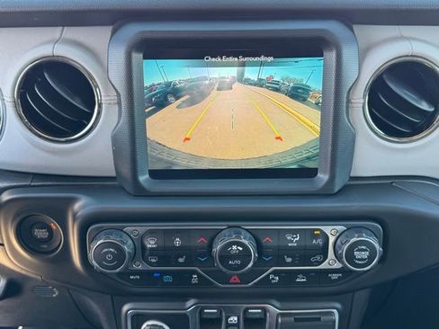 Used 2021 Jeep Wrangler Unlimited Sahara image 19