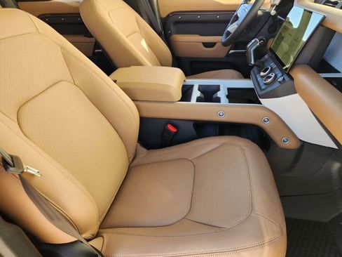 Used 2026 Land Rover Defender 110 S image 10