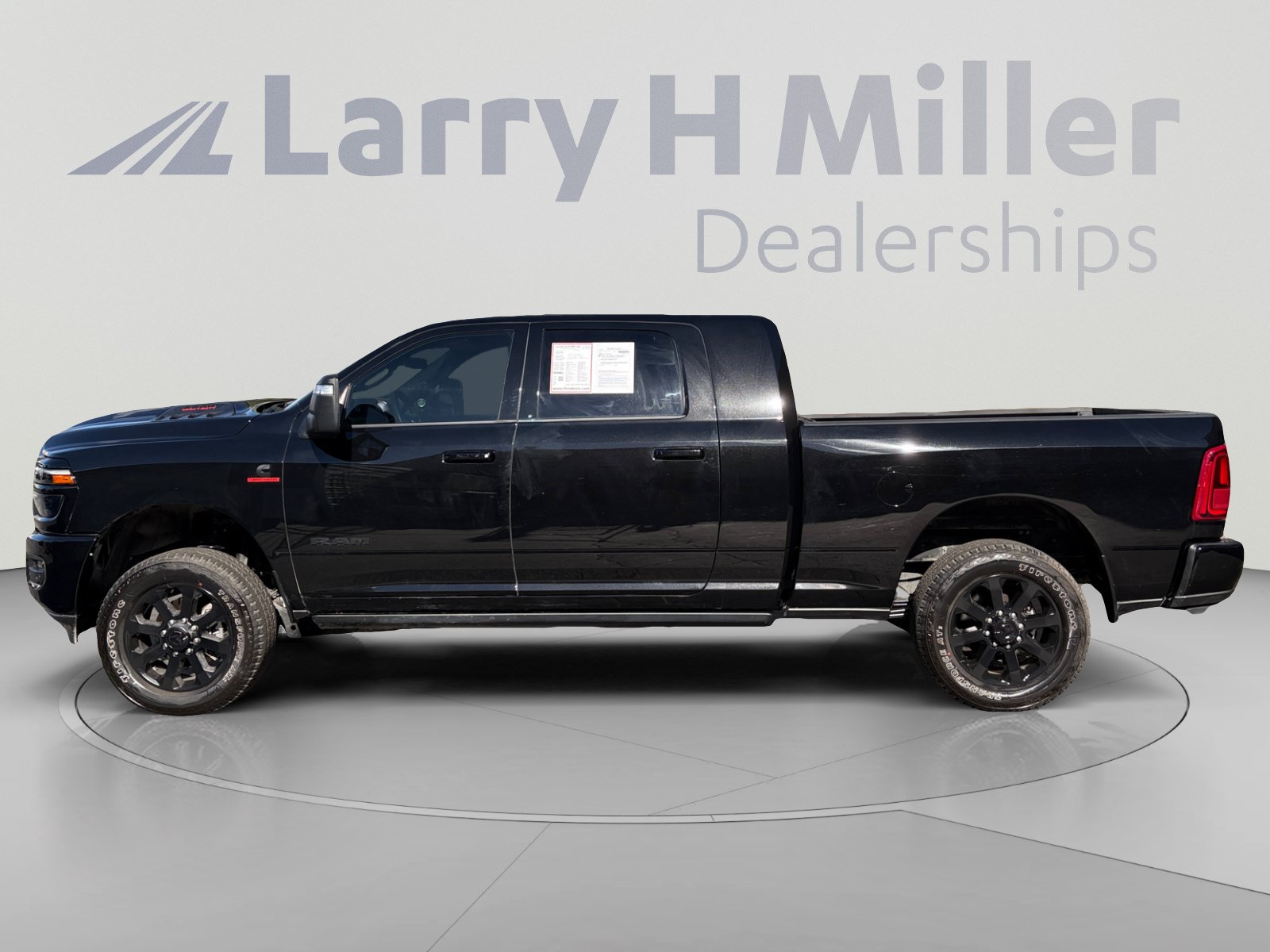 Used 2026 RAM 3500 Laramie AWD/4WD image 2