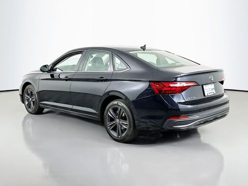Used 2024 Volkswagen Jetta SE FWD image 7