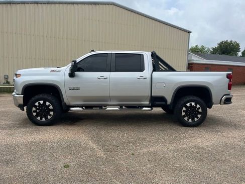 Used 2020 Chevrolet Silverado 2500 LT w/ Texas Edition AWD/4WD image 4
