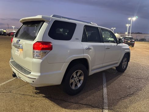 Used 2013 Toyota 4Runner SR5 image 7