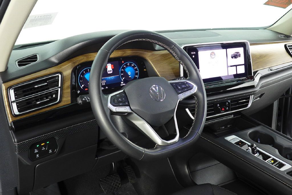 Used 2024 Volkswagen Atlas SE FWD image 30
