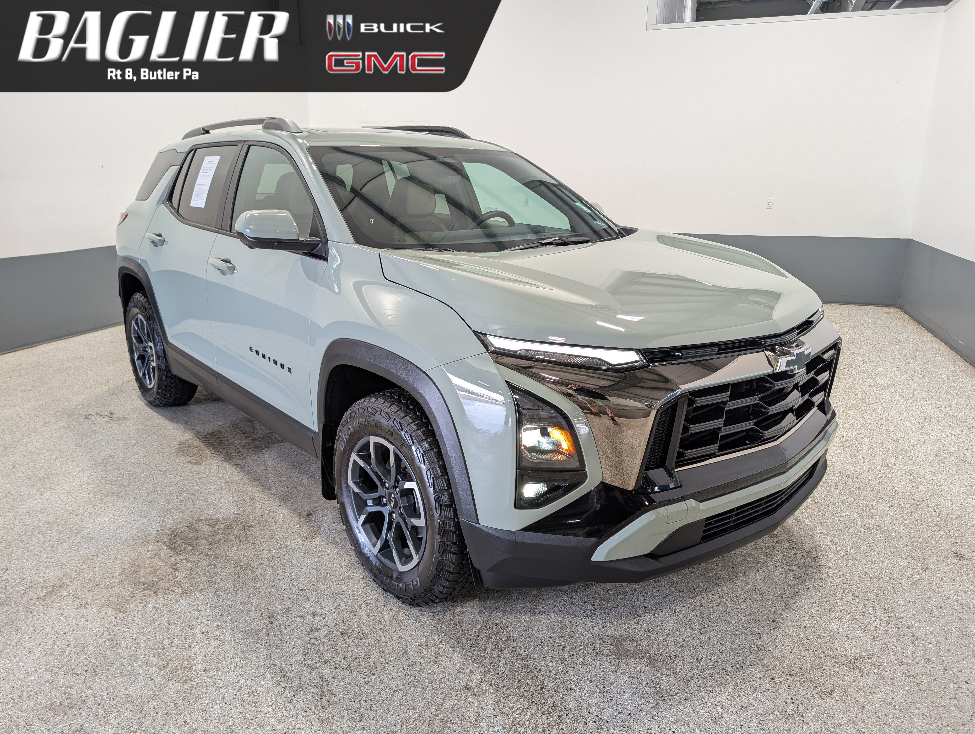 Used 2025 Chevrolet Equinox ACTIV w/ Safety and Technology Package AWD/4WD image 1