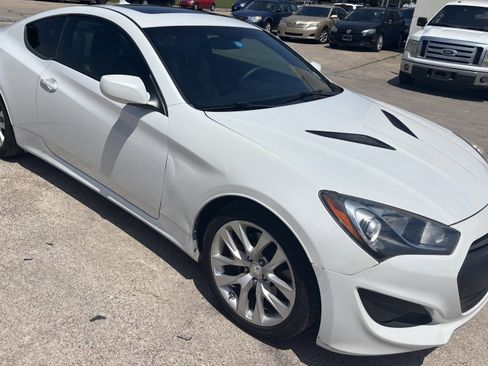 Used 2013 Hyundai Genesis 2.0T RWD image 13