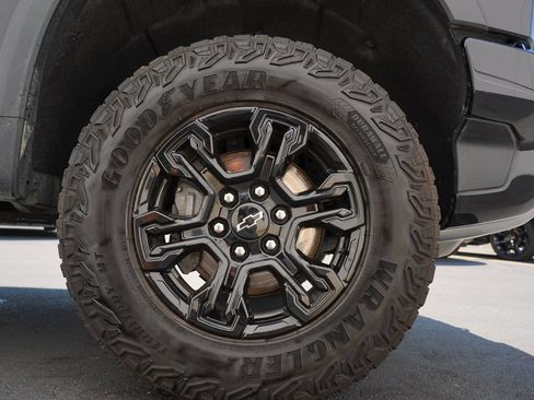 Certified 2025 Chevrolet Silverado 1500 ZR2 w/ Technology Package AWD/4WD image 36