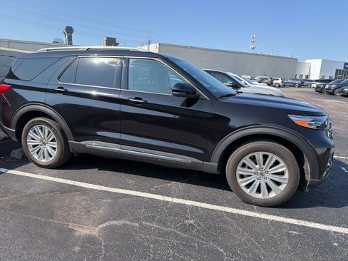 Used 2021 Ford Explorer Limited w/ Equipment Group 301A image 6