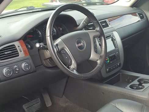 Used 2010 GMC Yukon XL SLT AWD/4WD image 8