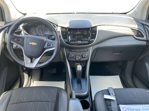 Used 2022 Chevrolet Trax LT w/ LT Convenience Package AWD/4WD image 16