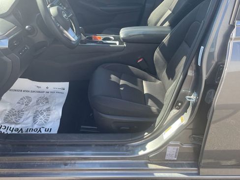 Used 2024 Nissan Altima 2.5 SV image 11