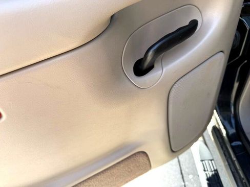 Used 2005 GMC Sierra 3500 SLT w/ Heavy-Duty Power Package image 31