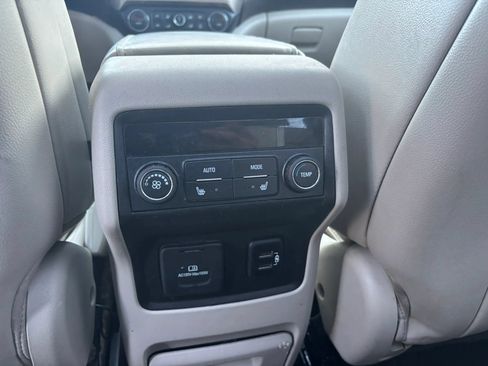Used 2018 GMC Acadia Denali w/ Technology Package AWD/4WD image 26