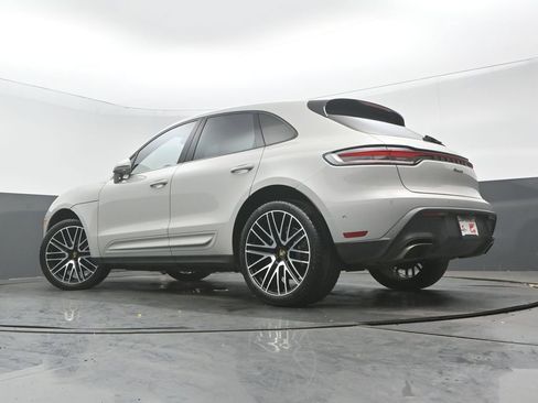 Used 2022 Porsche Macan AWD/4WD image 31