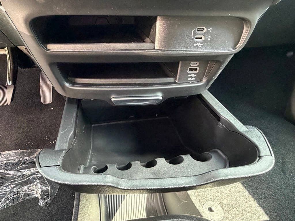 New 2026 Chrysler Pacifica Select FWD image 22