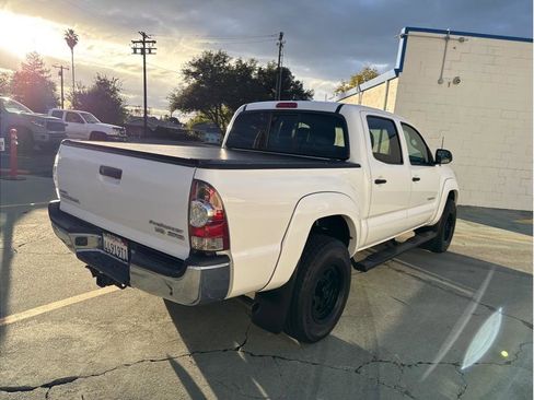 Used 2015 Toyota Tacoma PreRunner image 8