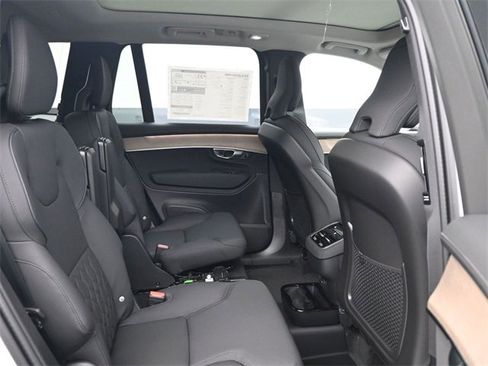 New 2026 Volvo XC90 B6 Plus image 36