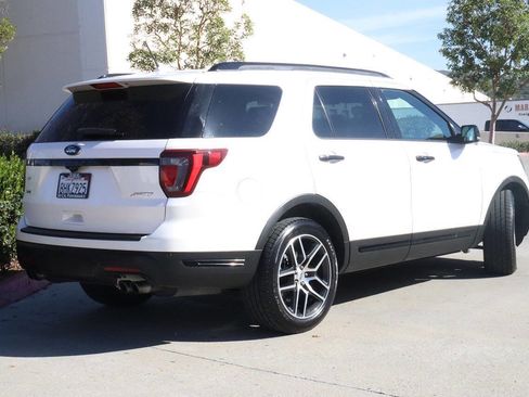 Used 2019 Ford Explorer Sport image 3
