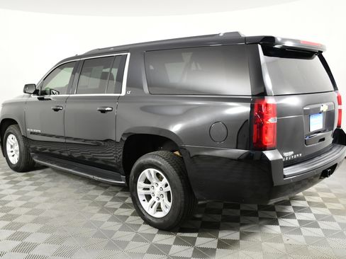 Used 2018 Chevrolet Suburban LT image 8