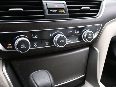 Used 2019 Honda Accord EX image 16