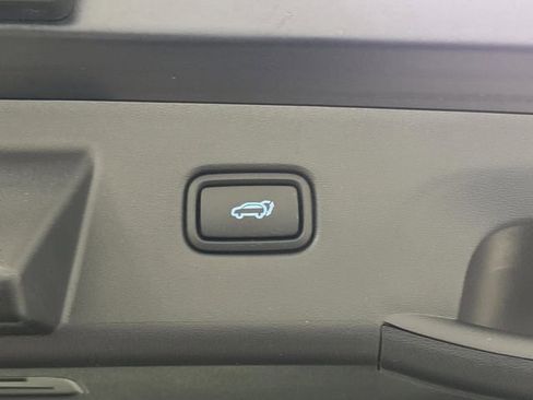 Used 2024 Hyundai Tucson Limited image 17