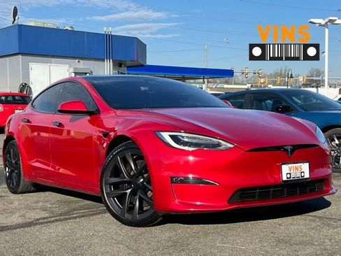 Used 2021 Tesla Model S Plaid image 1