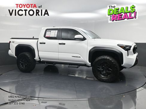 Used 2024 Toyota Tacoma TRD Off-Road AWD/4WD image 1