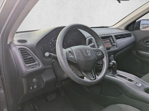 Used 2022 Honda HR-V LX image 9
