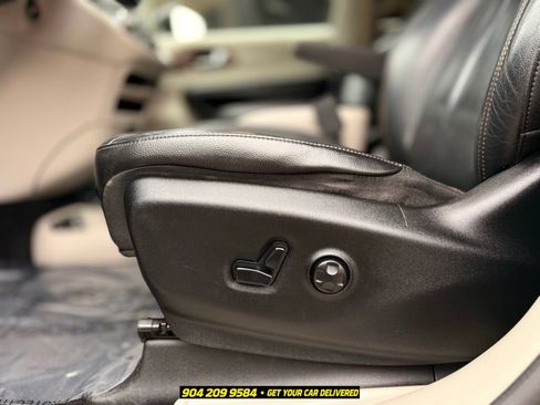 Used 2019 Chrysler Pacifica Touring-L FWD image 11