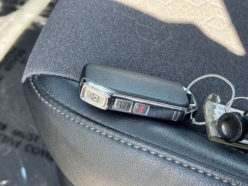 Used 2025 Kia Seltos S image 22