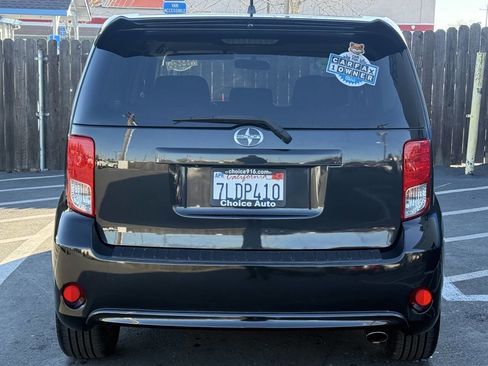 Used 2015 Scion xB image 4